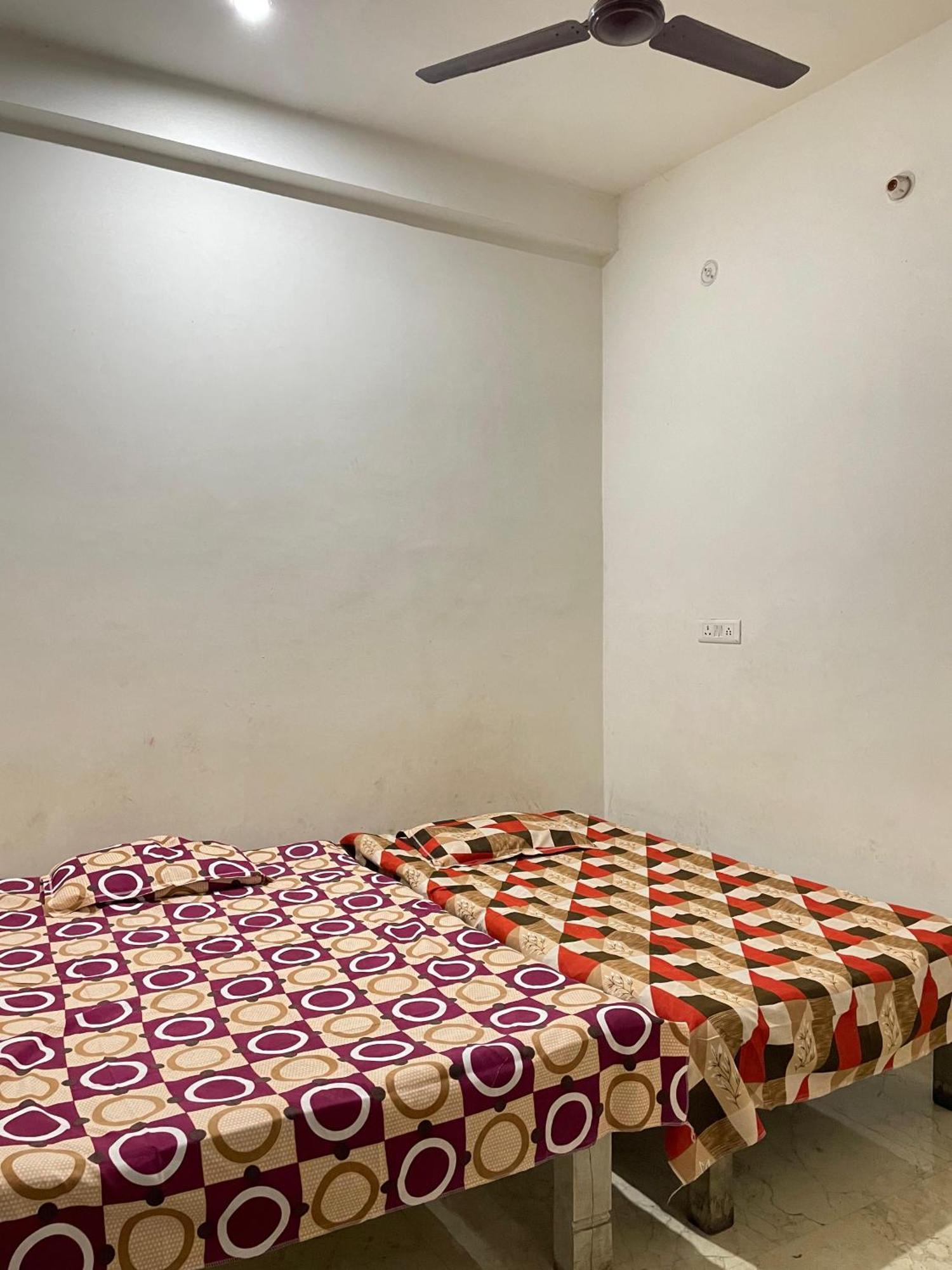 Om Sai Guest House Varanasi Eksteriør billede